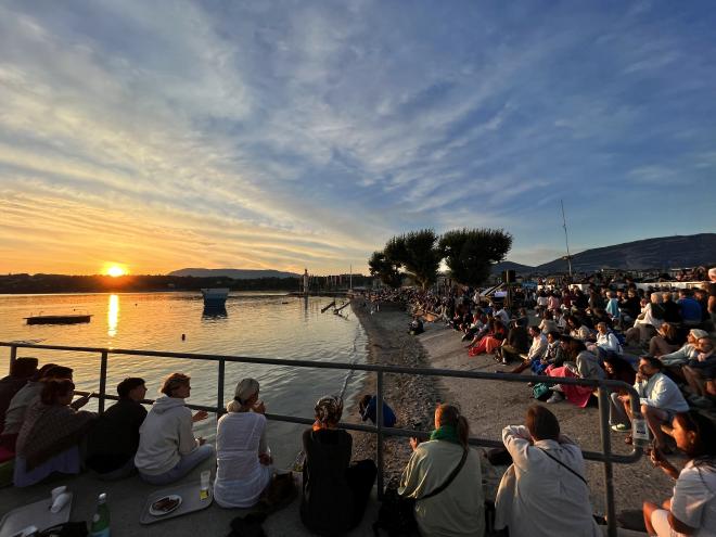 Concerts at sunrise at the shore of Lake Geneva.
